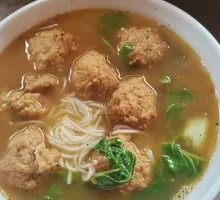Hand-Beaten Meatball Anlu Rice Noodles