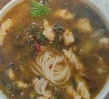 White Flower Vegetable and Pork Anlu Rice Noodles