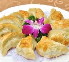 Water Chestnut Pork Pan-Fried Dumplings