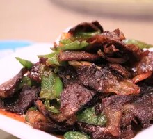 Stir-Fried Beef with Spicy Sauce