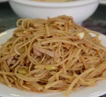 Shredded potato stir-fried with meat