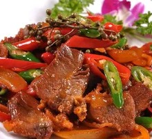 Stir-Fried Beef with Spicy Sauce