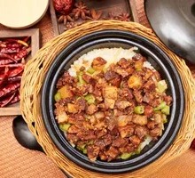 Braised Pork with Rice in Clay Pot
