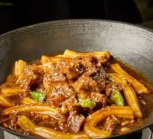 Hao'er Rice Noodles with Beef Tendon and Steak