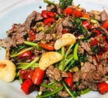 Stir-Fried Beef with Yellow Onion
