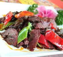 Stir-Fried Beef with Spicy Sauce