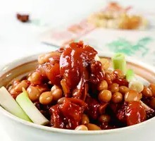 Pork Trotter with Peanuts