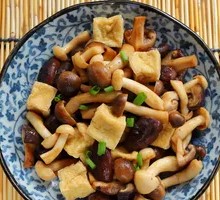 Stir-Fried Mushroom with Meat