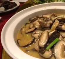 Stewed Pig Intestine with Mushrooms