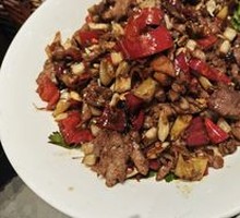 Stir-Fried Beef with Yellow Onion