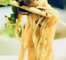 Dry-Mixed Eel Noodles