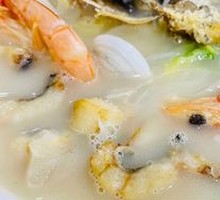 Stir-Fried Seafood Handmade Noodles