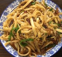 Stir-Fried Beef with Knife-Cut Noodles