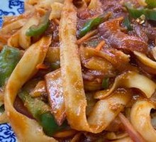Stir-Fried Beef with Knife-Cut Noodles