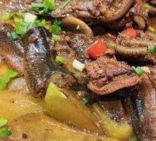 Cucumber Stewed with Loach
