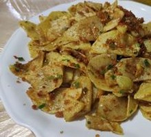 Stir-Fried Potato Slices with Pickled Chili
