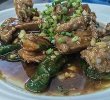 Stir-Fried Pork Ribs with Tiger-Striped Green Peppers