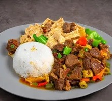 Fried Tofu Skin and Beef Noodle Bowl