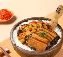 Spicy Chicken and Preserved Vegetable Braised Pork