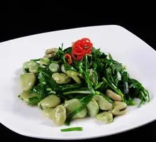 Stir-fried leek with broad bean seeds