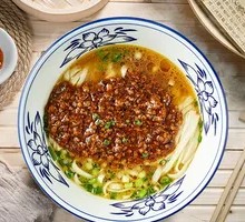 Braised Pork Noodles with Fried Sauce
