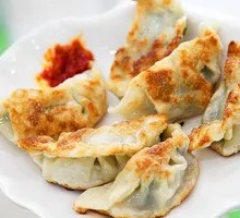 Mutton and Scallion Pan-Fried Dumplings