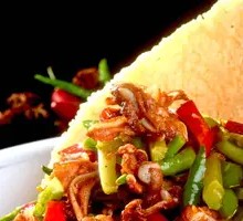 Crispy Pork Ribs with Rice Crackers