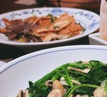 Mushroom and Mustard Greens Sprout Stir-fry