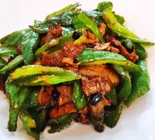 Spicy Stir-Fried Pork with Chili