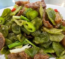 Dried Lettuce Stir-fried with Sausage