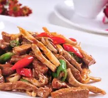 Stir-Fried Beef with Two Mushrooms