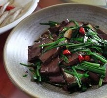 Stir-fried Duck Blood with Leeks