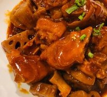 Pork Trotter Stewed with Lotus Root