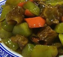 Braised牛筋 with Lettuce Cubes