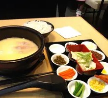 Crossing-the-bridge Rice Noodles