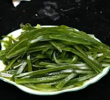 Thin seaweed strips