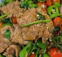Stir-Fried Beef with Yellow Onion