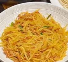 Shredded potato with shredded pork