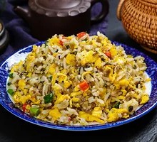 Sliced Pickle and Pork Stir-Fried Rice