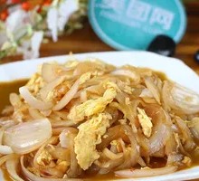 Scrambled Eggs with Onions