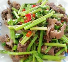 Stir-fried Pork with Celery and Scallion