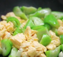 Egg and Loofah Stir-fry