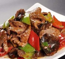 Stir-Fried Pork Liver in Wooden Bucket Rice
