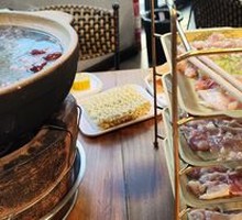 Fresh-cut Qingyuan Chicken Pot