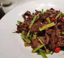Stir-Fried Beef with Yellow Onion