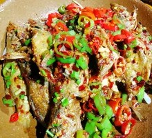 Dry-Braised Small Mandarin Fish