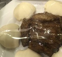 Steamed Pork in Mantou