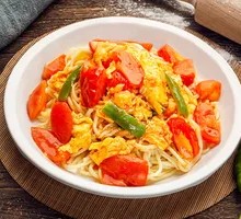 Tomato and Egg Stir-Fried Knife-Cut Noodles