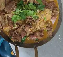 Stewed Goose in Iron Pot