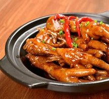 Braised Chicken Feet in Meat Sauce